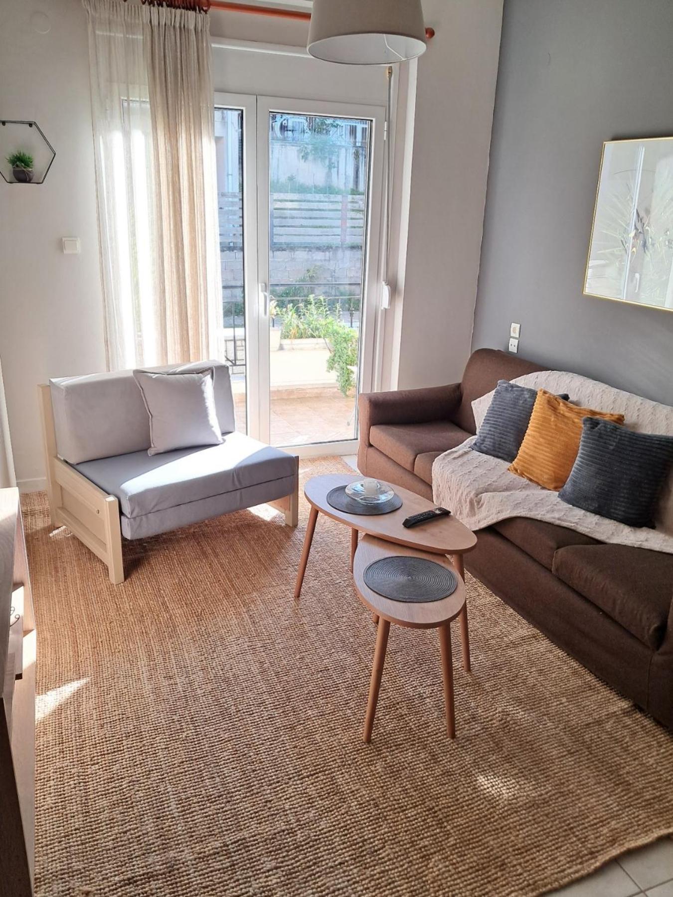 M Place Apartment *